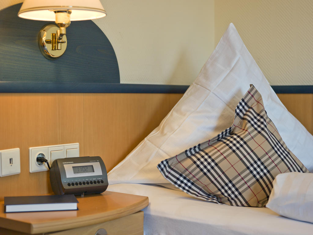 באד פיסינג Hotel Garni Vier Jahreszeiten חדר תמונה