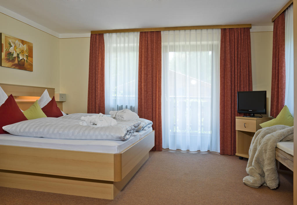 באד פיסינג Hotel Garni Vier Jahreszeiten חדר תמונה